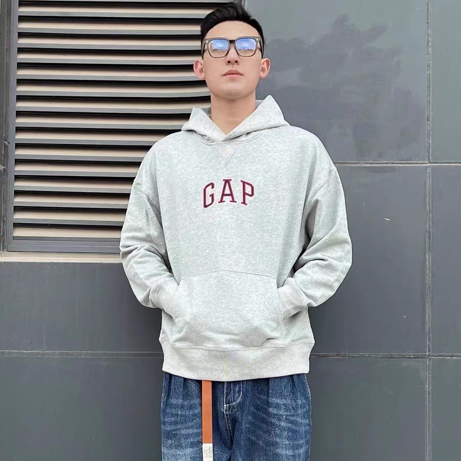 男生女生的潮流穿搭｜Gap 2021AWLOGO法式圈织软连帽卫衣搭配分享
