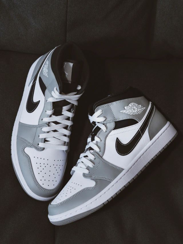 Aj1小迪奥颜值确实高啊
今天分享一双Aj1 mid小“Dior”,这双鞋子非常不错,我自己也非常