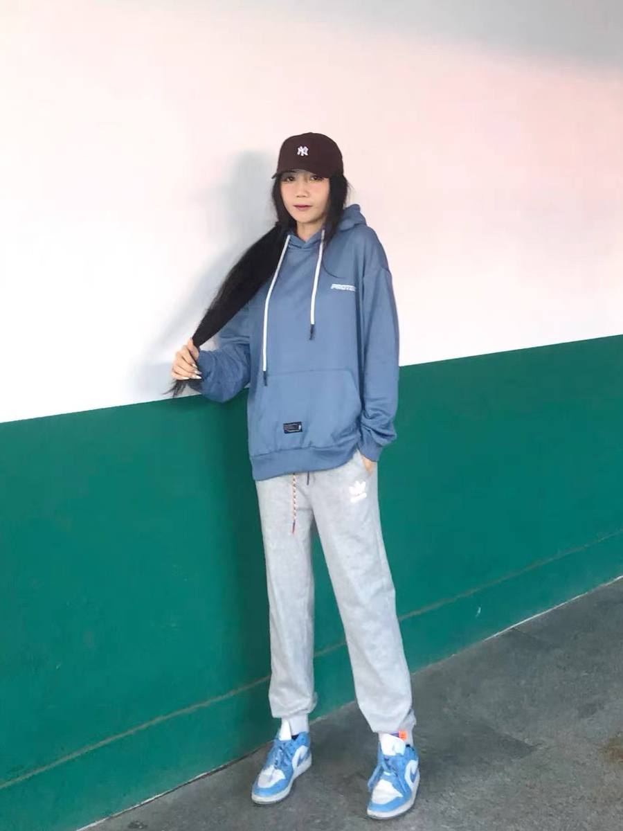 初春怎么穿｜Proteus Boy 2022SS 大三角字母拼接休闲连帽卫衣搭配分享