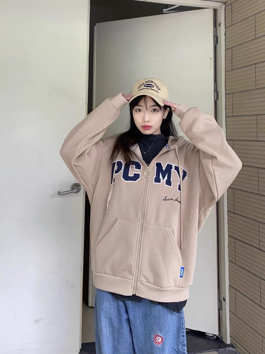 韩系宽松穿搭｜PCMY 2022SS 基础字体开衫卫衣搭配分享