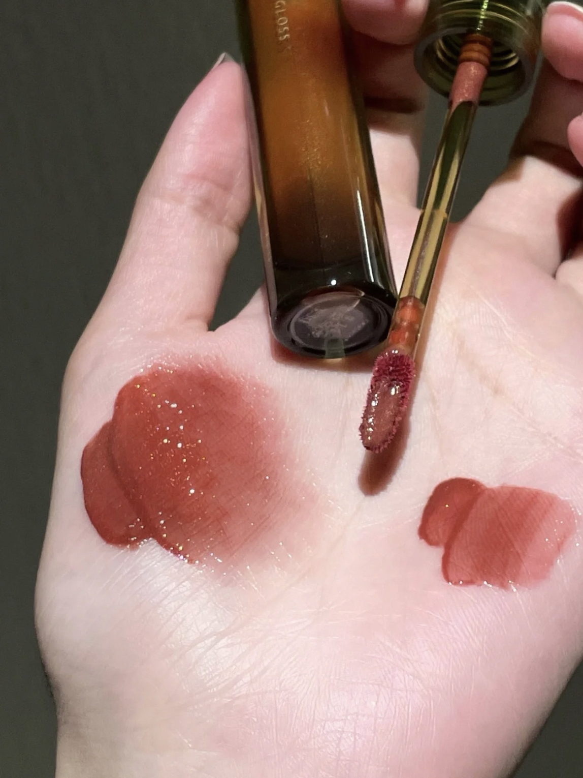 酵色唇釉~奶欲杏仁肉桂赤茶！带细闪美晕我了！
