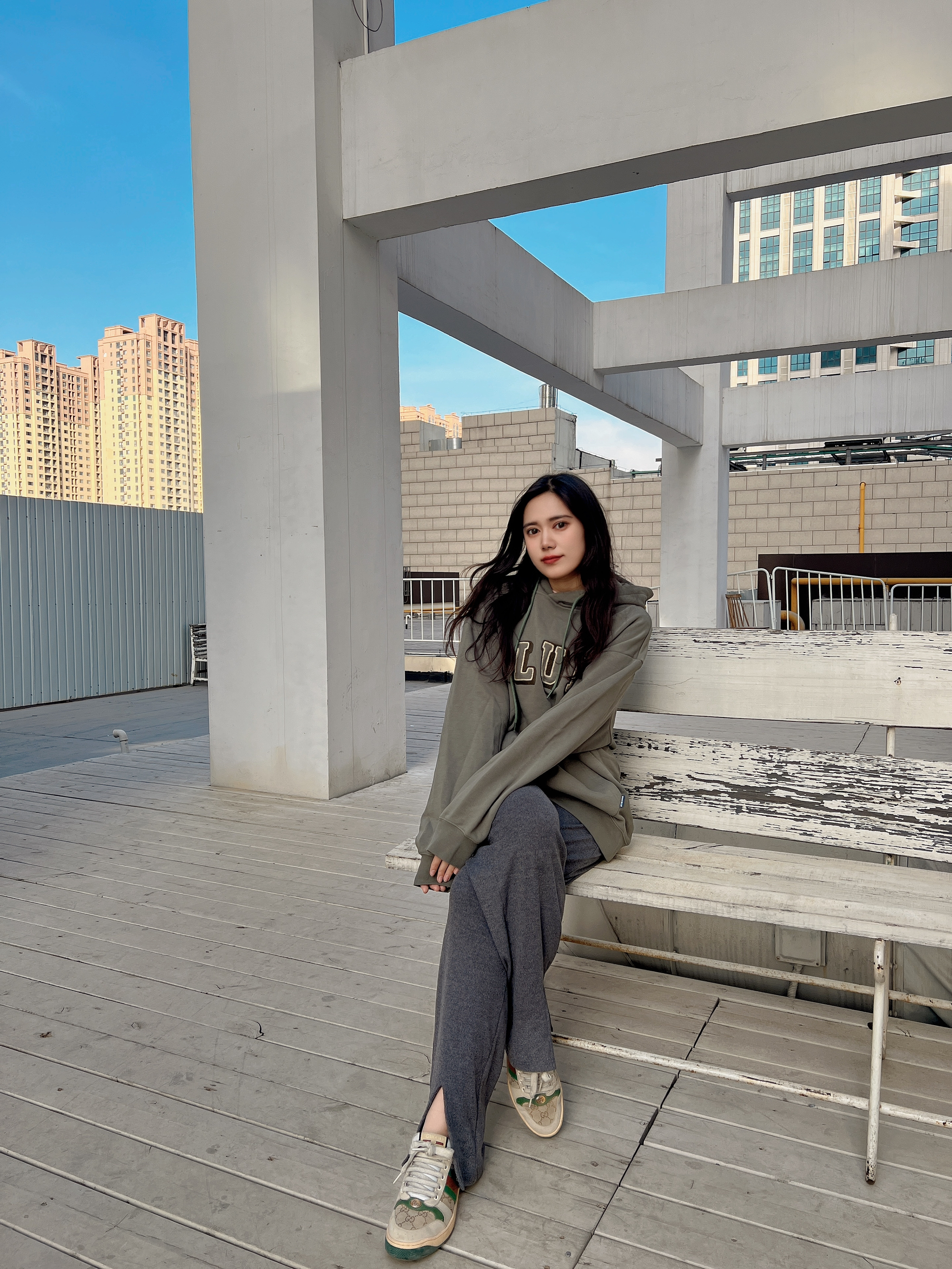 OOTD｜天气好就来天台呀
