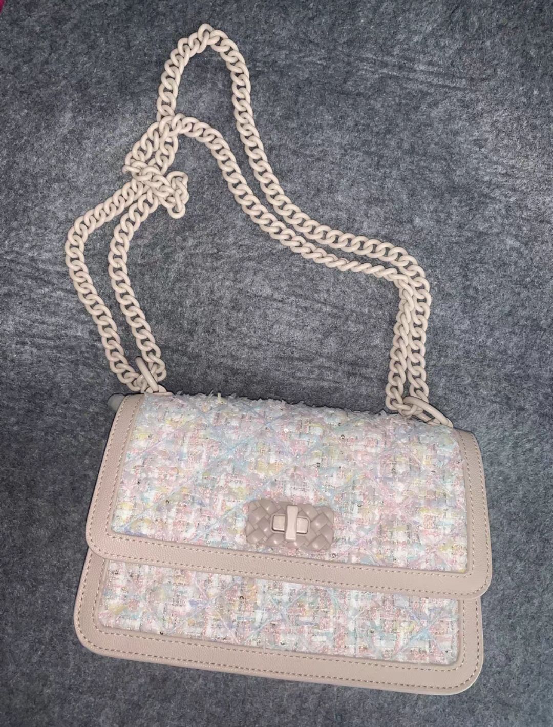 OOTD丨CHARLES＆KEITH 经典菱格女士单肩斜挎包分享来啦