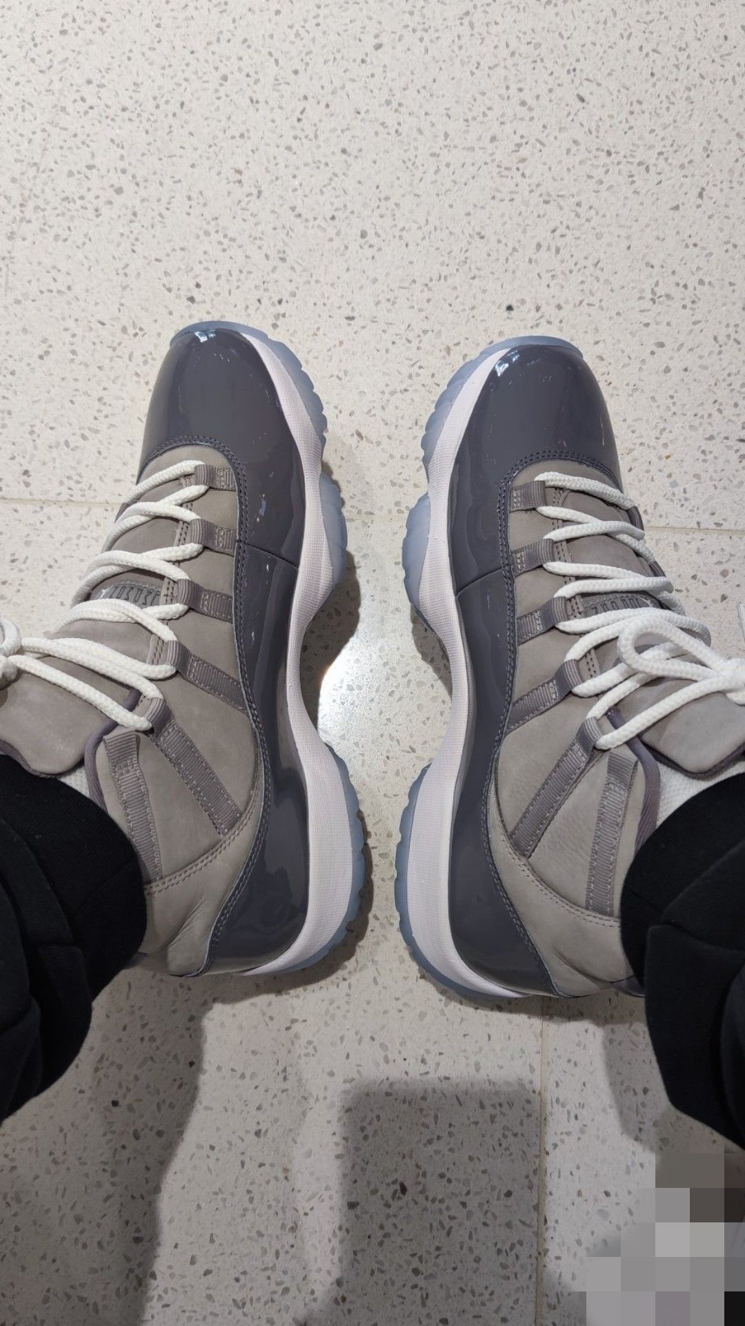 AJ 11 灰白酷灰(2021)