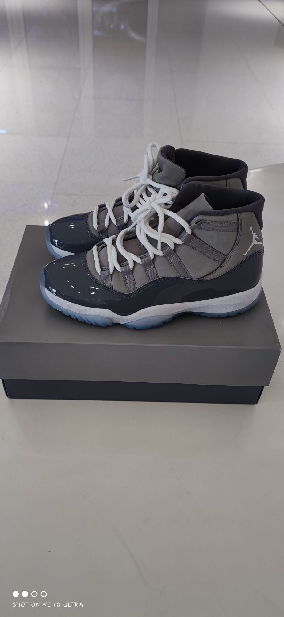 AJ 11 灰白酷灰(2021)
