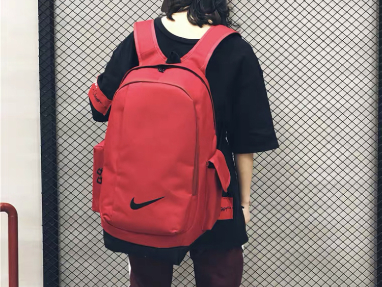 Nike 休闲大容量男女同款双肩包 分享