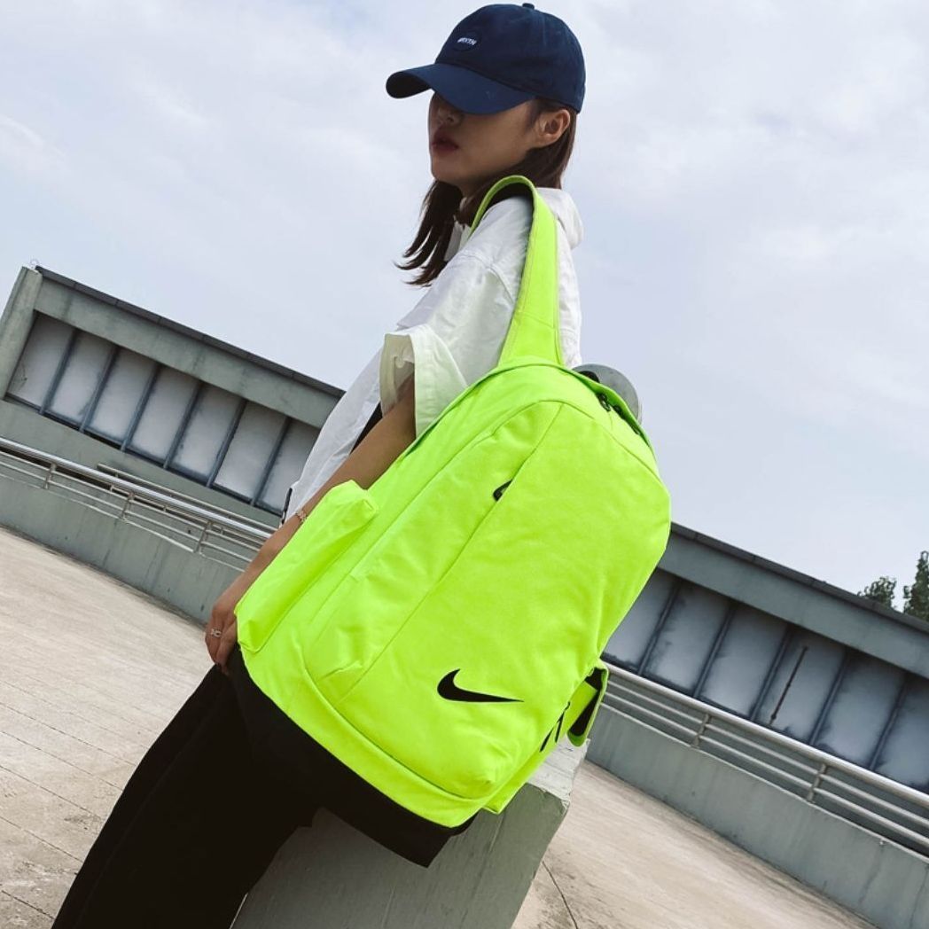 Nike纯色百搭双肩包分享