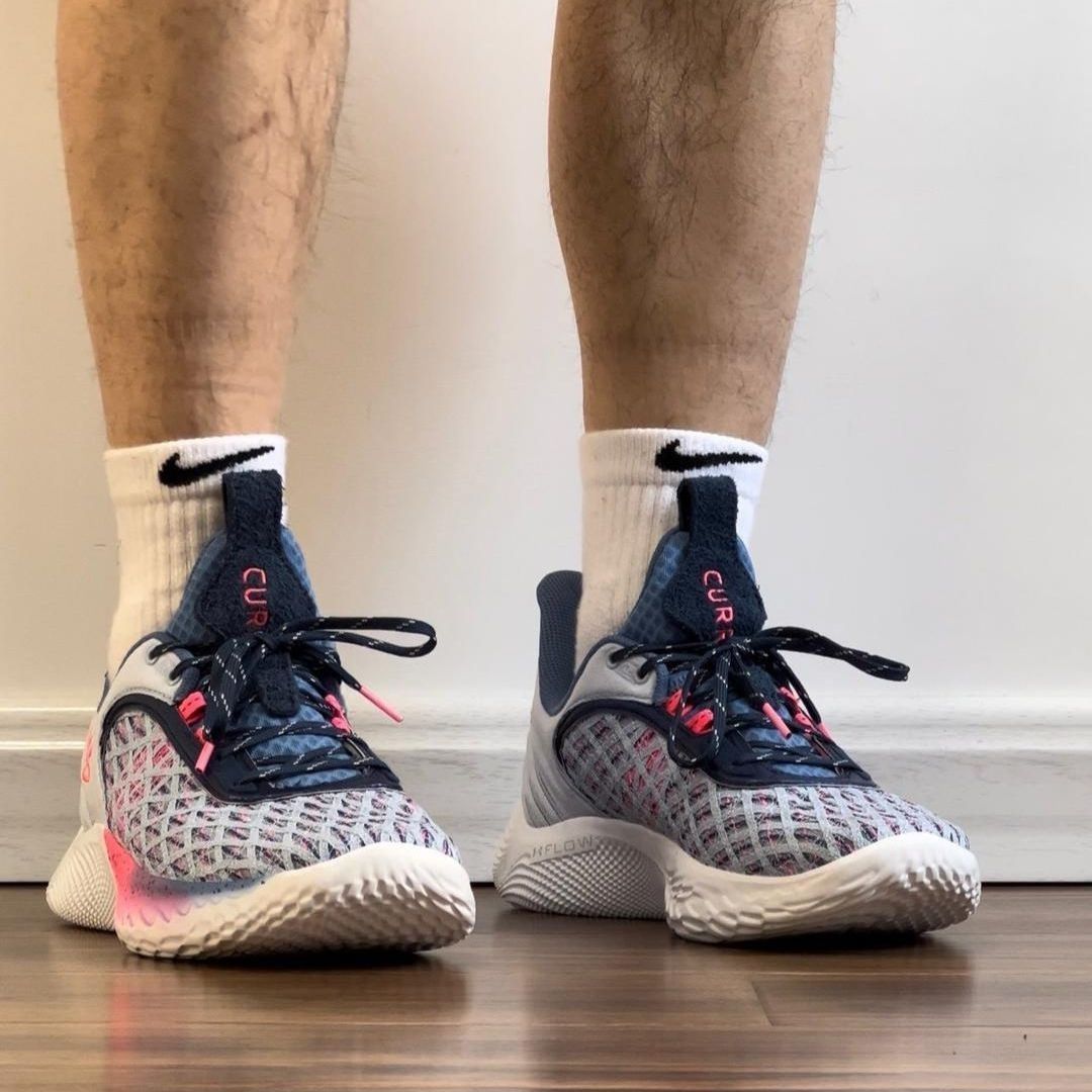 Nike篮球训练运动中筒袜穿搭分享