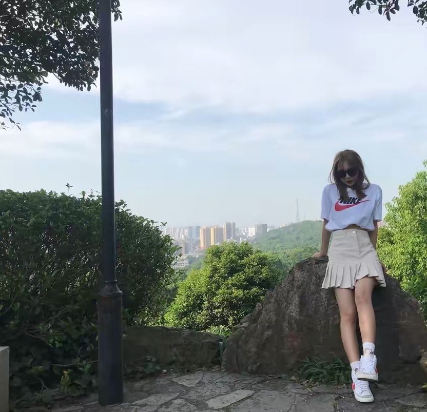 这件简简单单的短袖有不一样的好看！