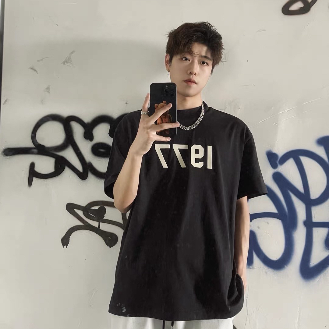 进来！！教你打造帅气男朋友｜Fear Of God 副线EssentialsT恤