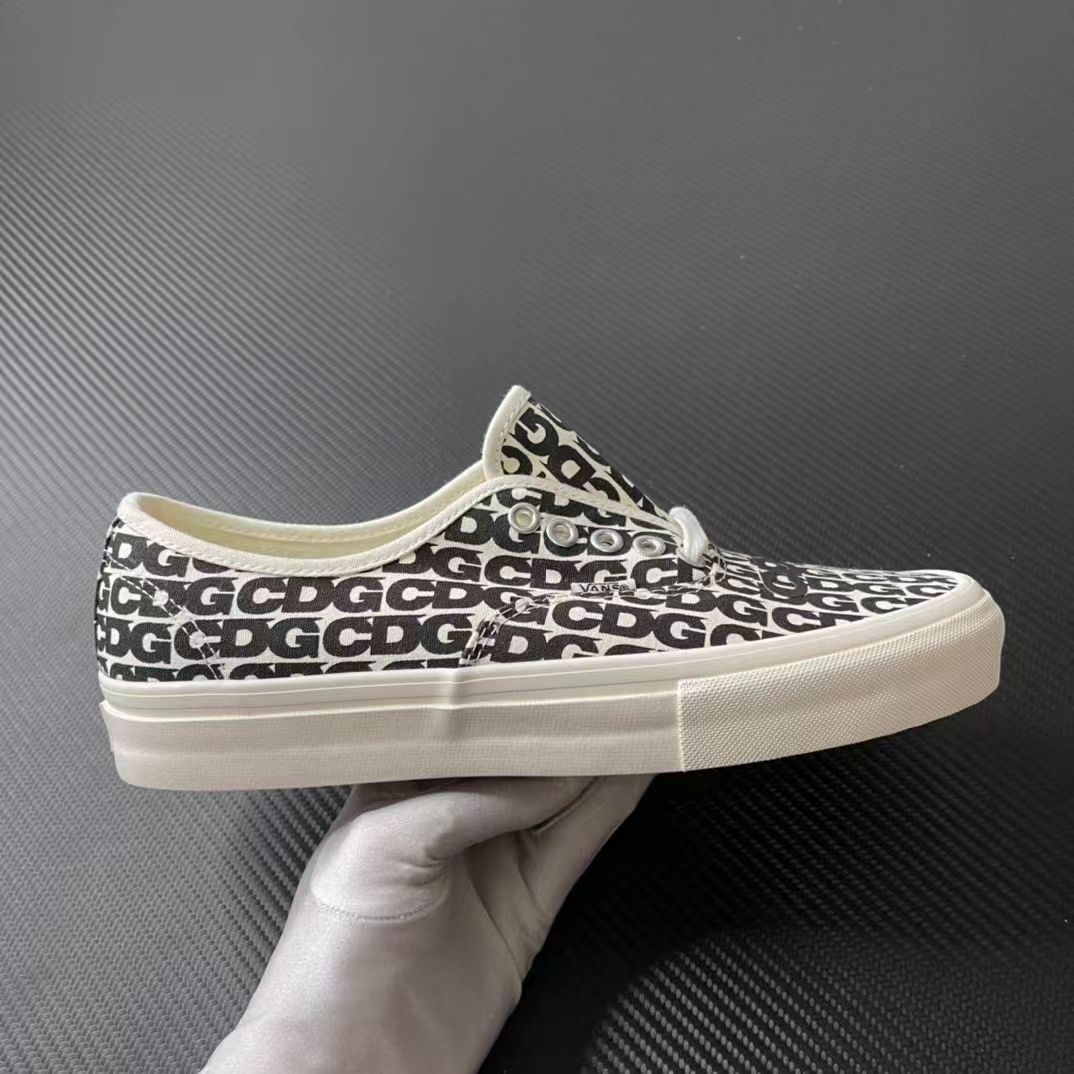 Comme des Garcons x 