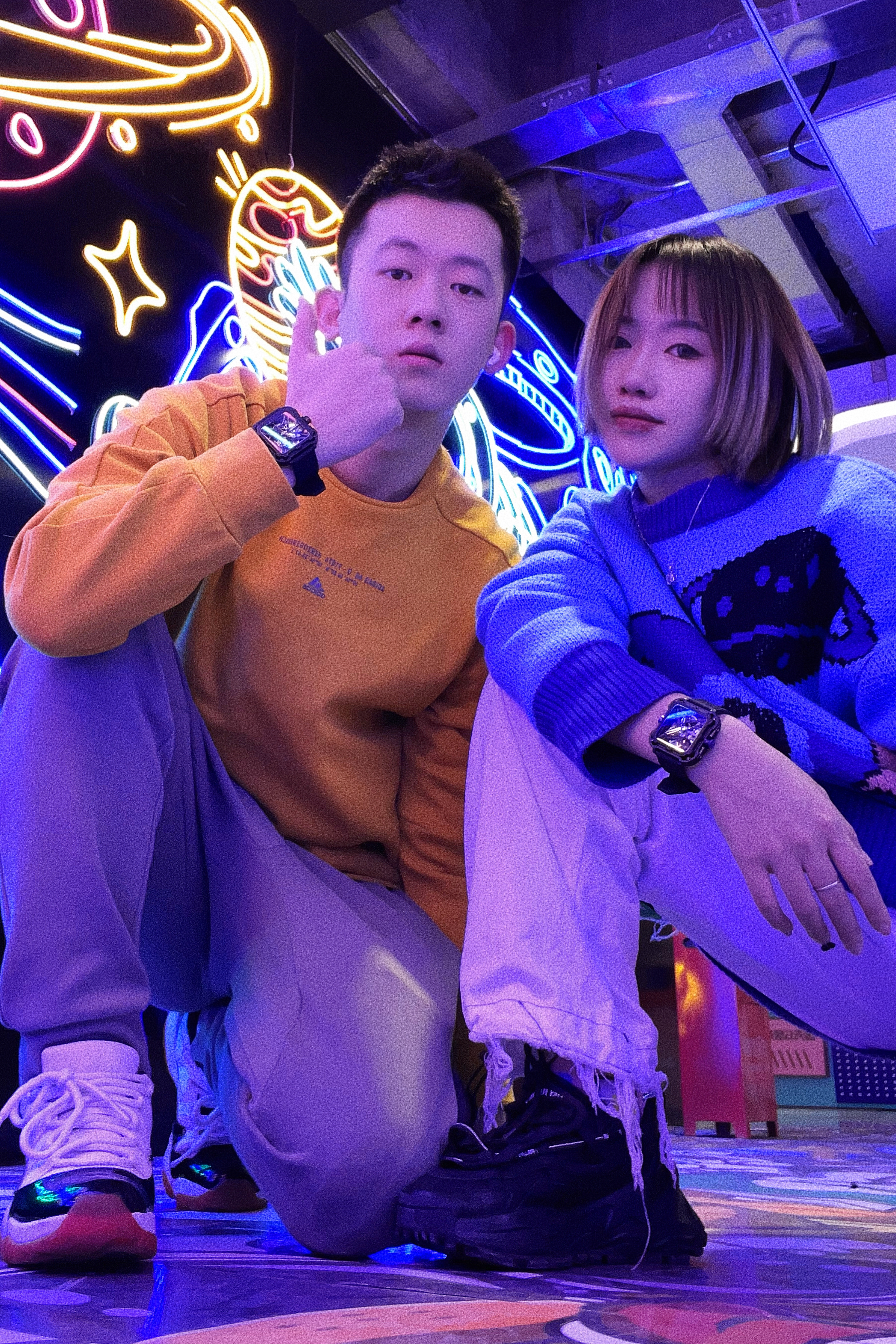 打卡赛博基地｜好朋友一起带表出门超酷的