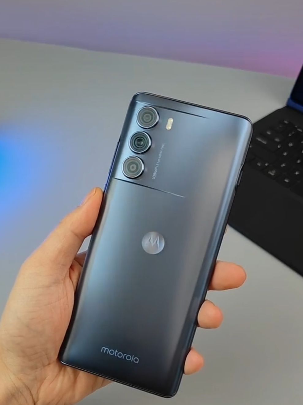 摩托罗拉edge S30外观可圈可点，没