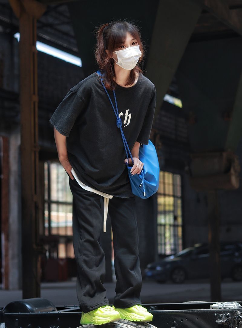生活除了氧气还要有霸气 | 一身黑走到哪里都OK