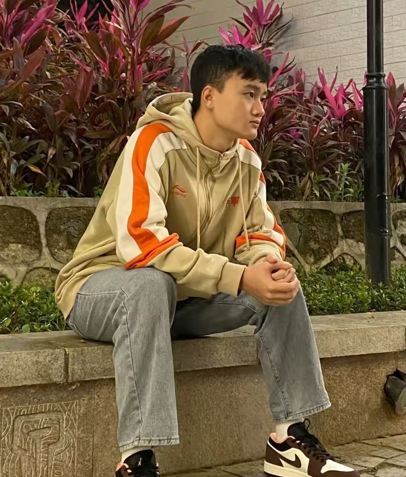 混色拼接休闲百搭卫衣分享