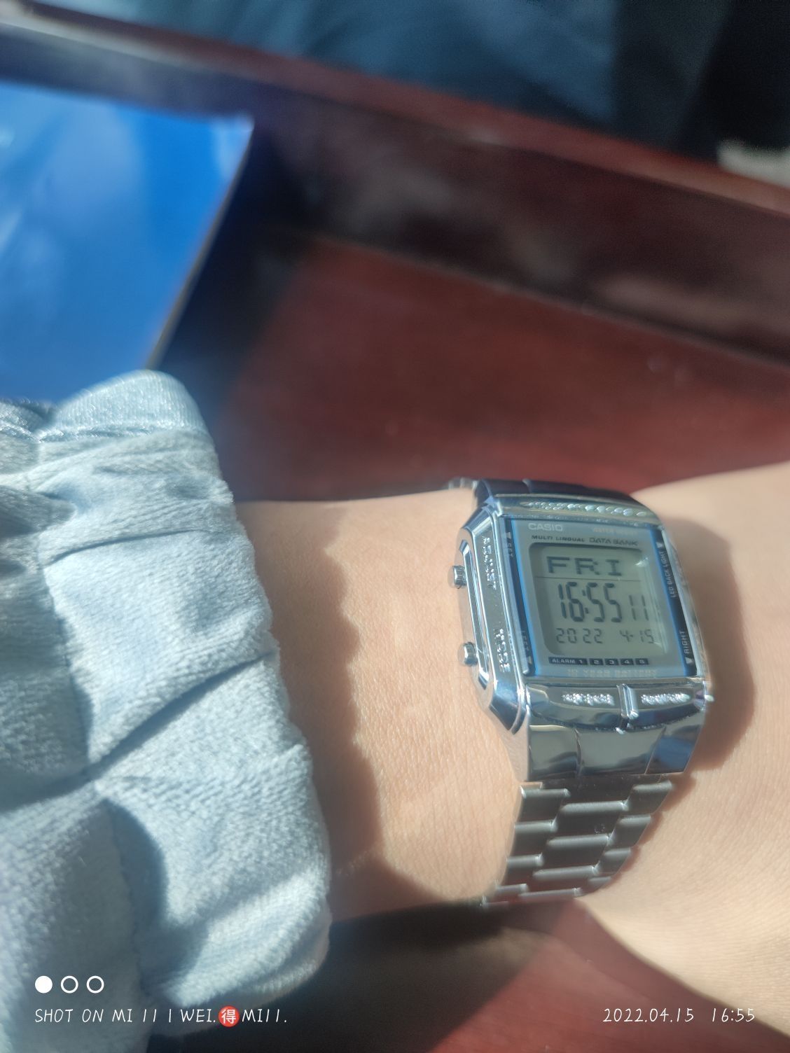 非常复古又简单的一款手表
功能性感人 
