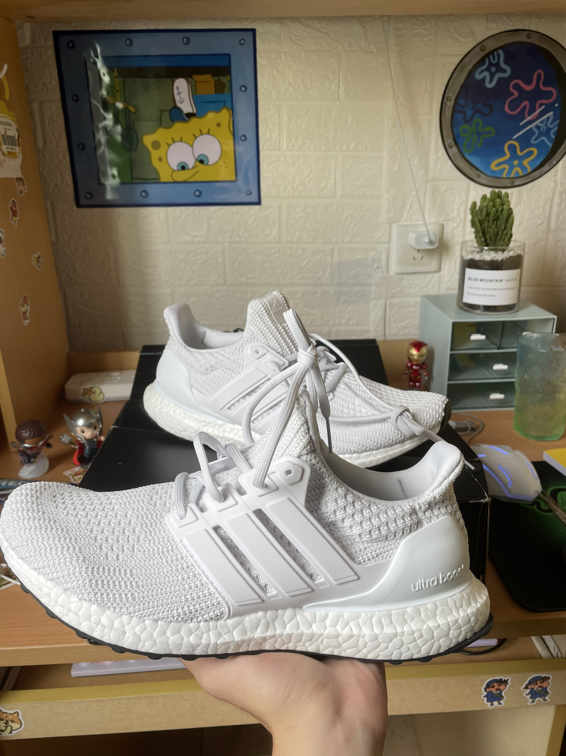 Adidas Ultra Boost 4.0白色