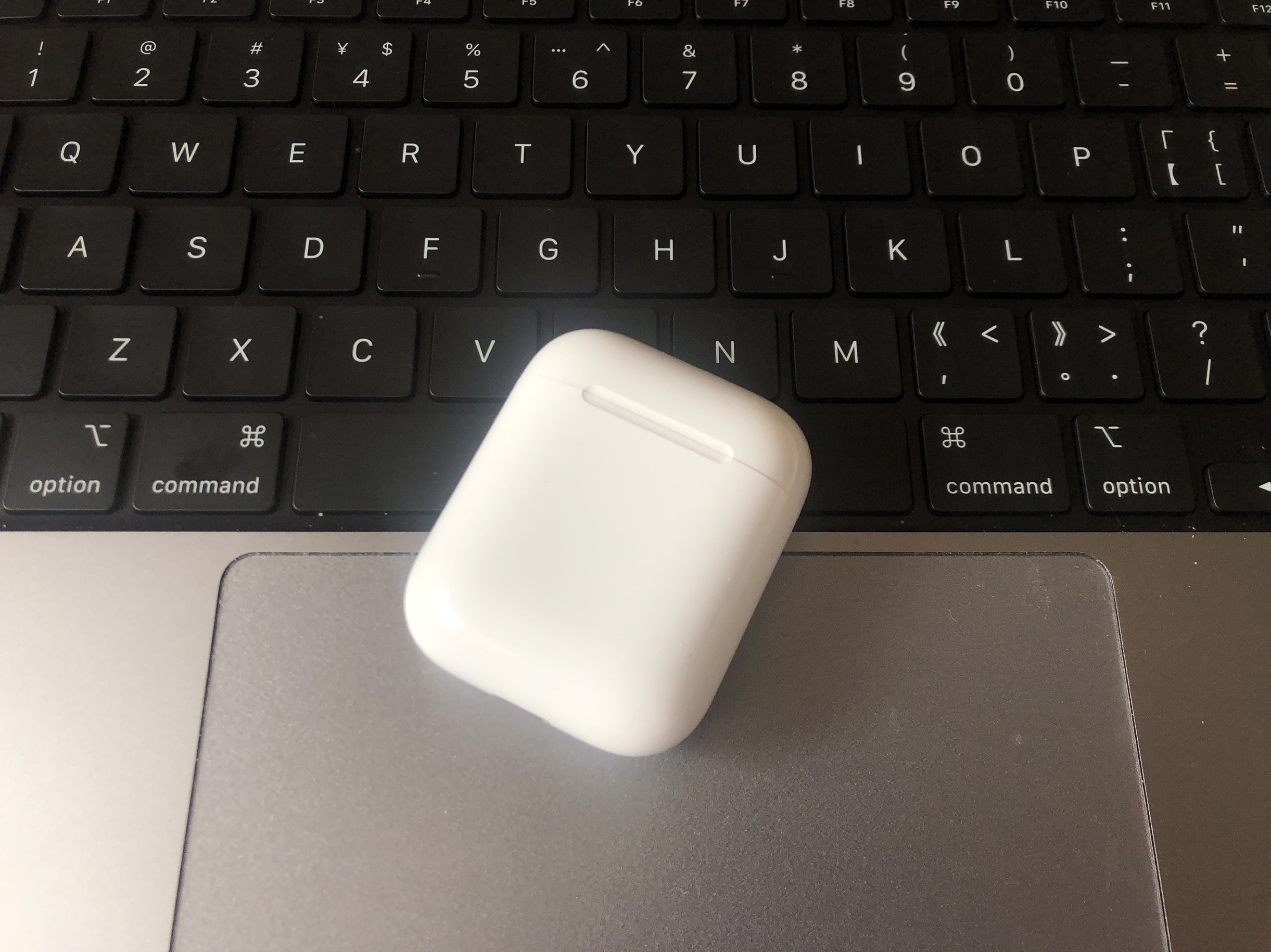 一触即发———Air Pods 第二代