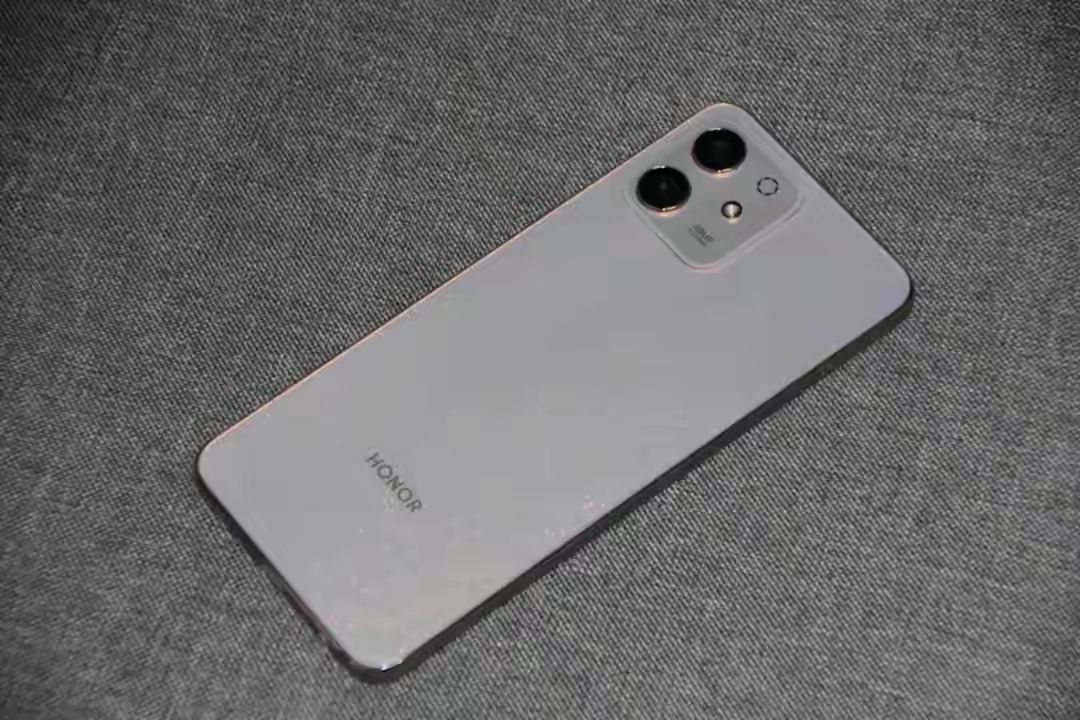 手机就要买新不买旧 这三款千元新机价格便宜性能强 最低才1399元