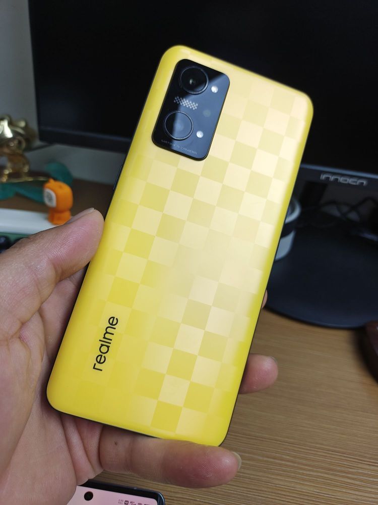 真我Q5 Pro玩起游戏真不错，续航也很牛！