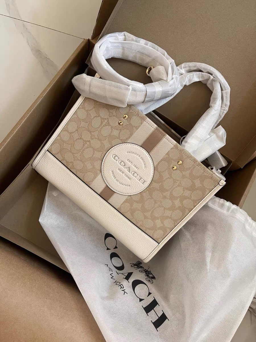Coach 经典标志女士手提包分享