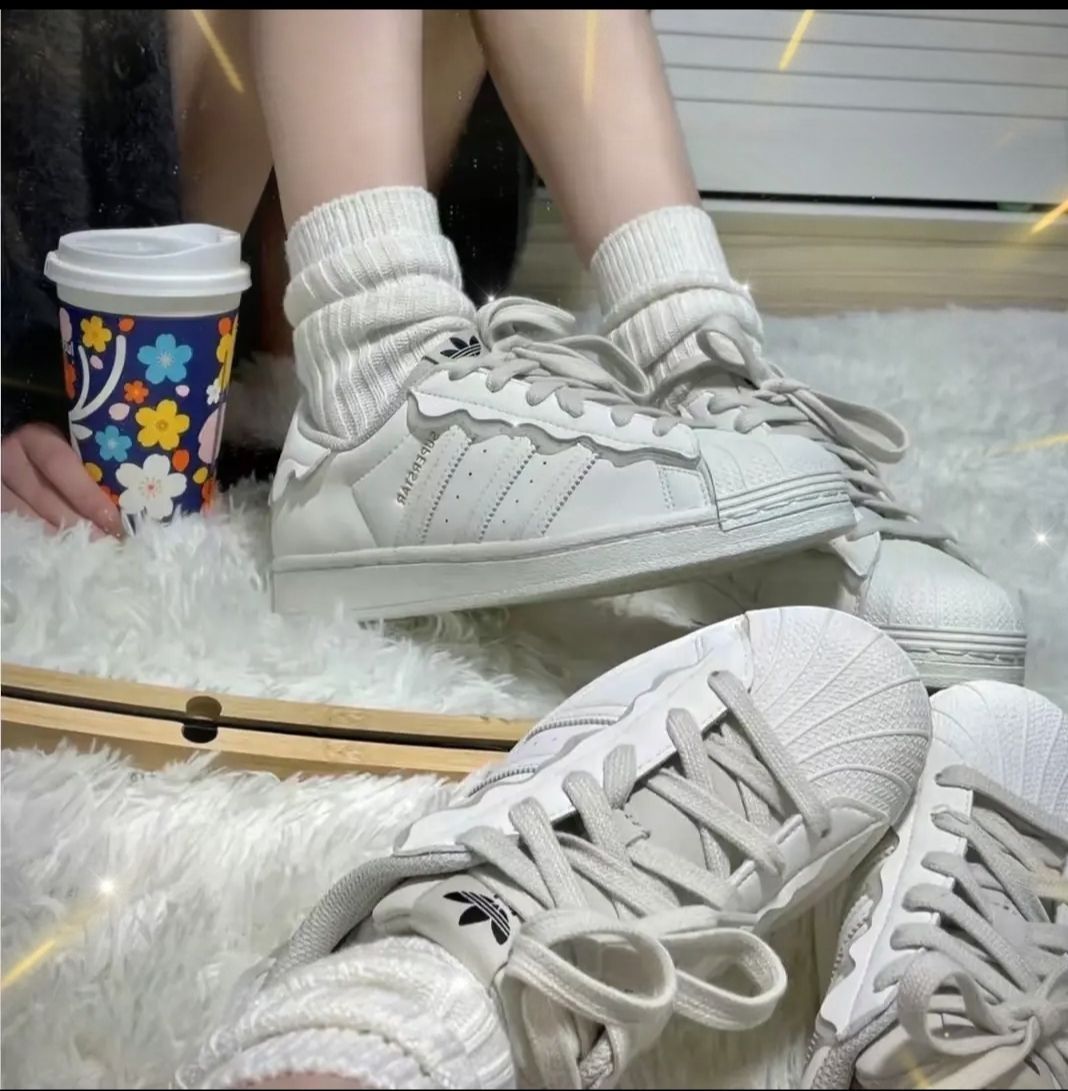 麻烦给我的爱人来一双卡布奇诺奶咖!