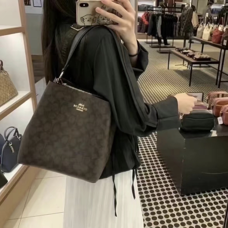 Coach TOWN老花水桶包单肩包女包