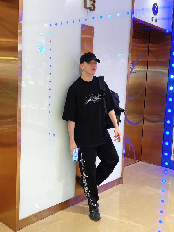 OOTD 简单一身黑男生穿搭