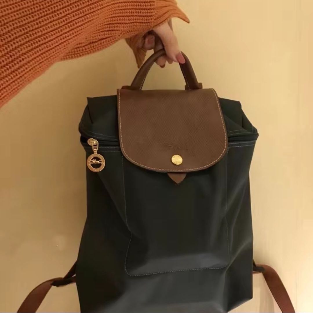 经典的双肩包款式