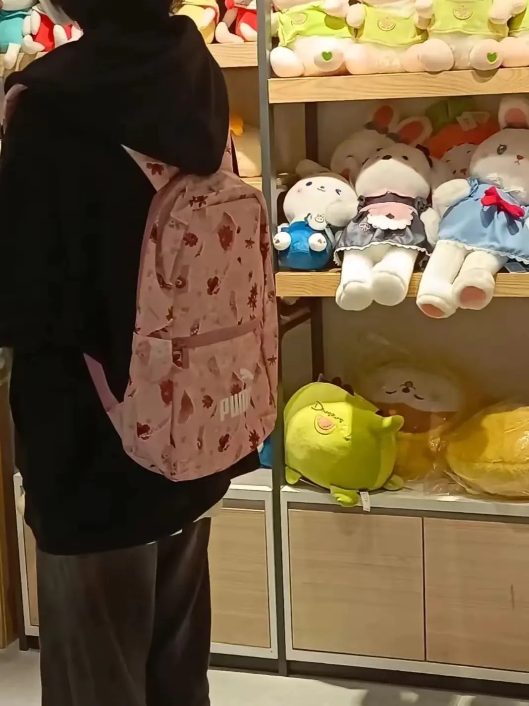 关于这么好看的书包才两百💰这件事