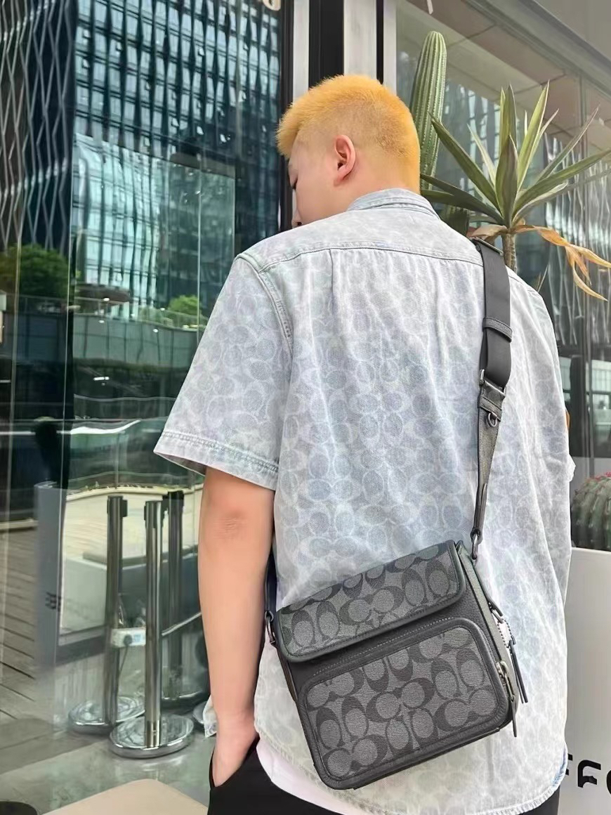 【520礼物】 Coach 经典男士斜挎包分享