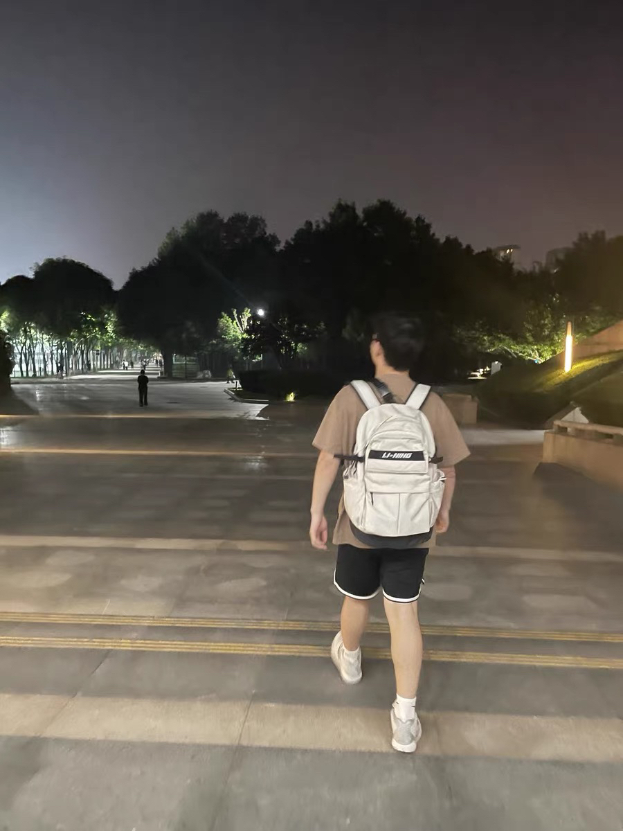 李宁 健身 纯色大容量背包分享
