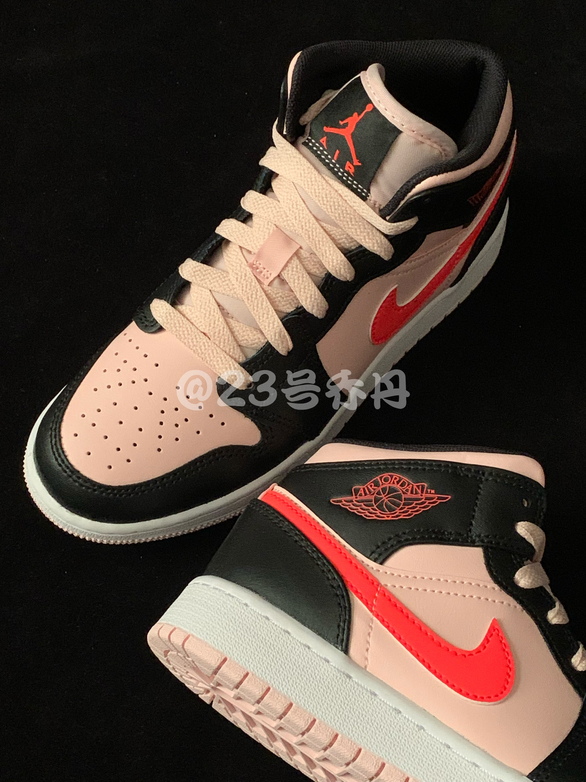 “黑粉”会是小姐姐们喜爱的配色吗？