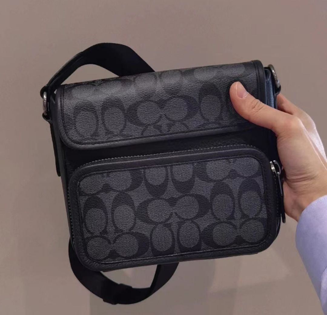 Coach 经典标志翻盖男士斜挎包分享