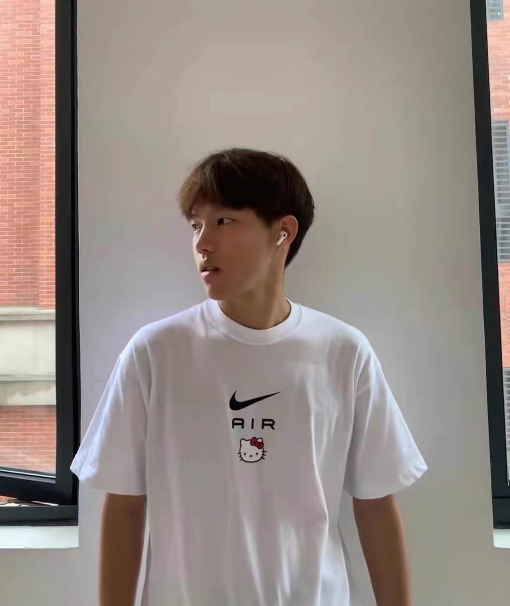 Nike的梦幻凯蒂猫联名