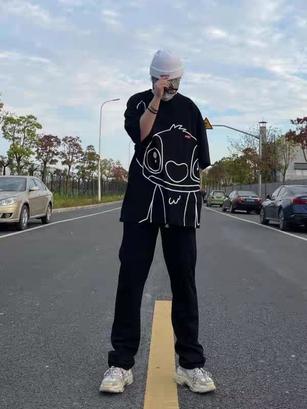 真维斯百搭潮流宽松直筒显瘦运动裤穿搭分享