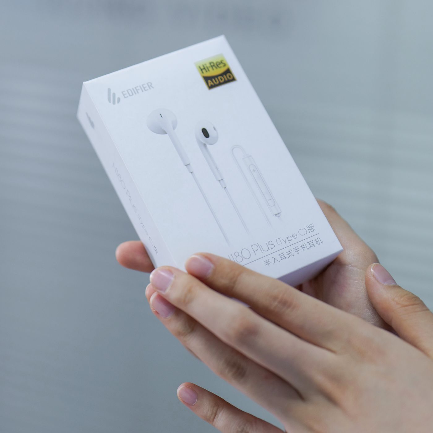 或许是对有线耳机有情结吧，我一直会在包里