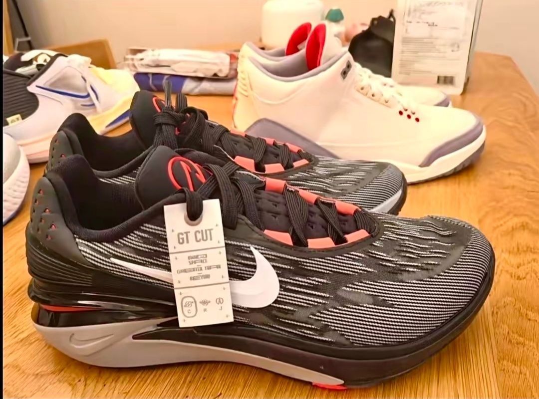 Zoom GT CUT 2.0
全掌Strobel 前掌Zoom 全掌React鞋垫 [/