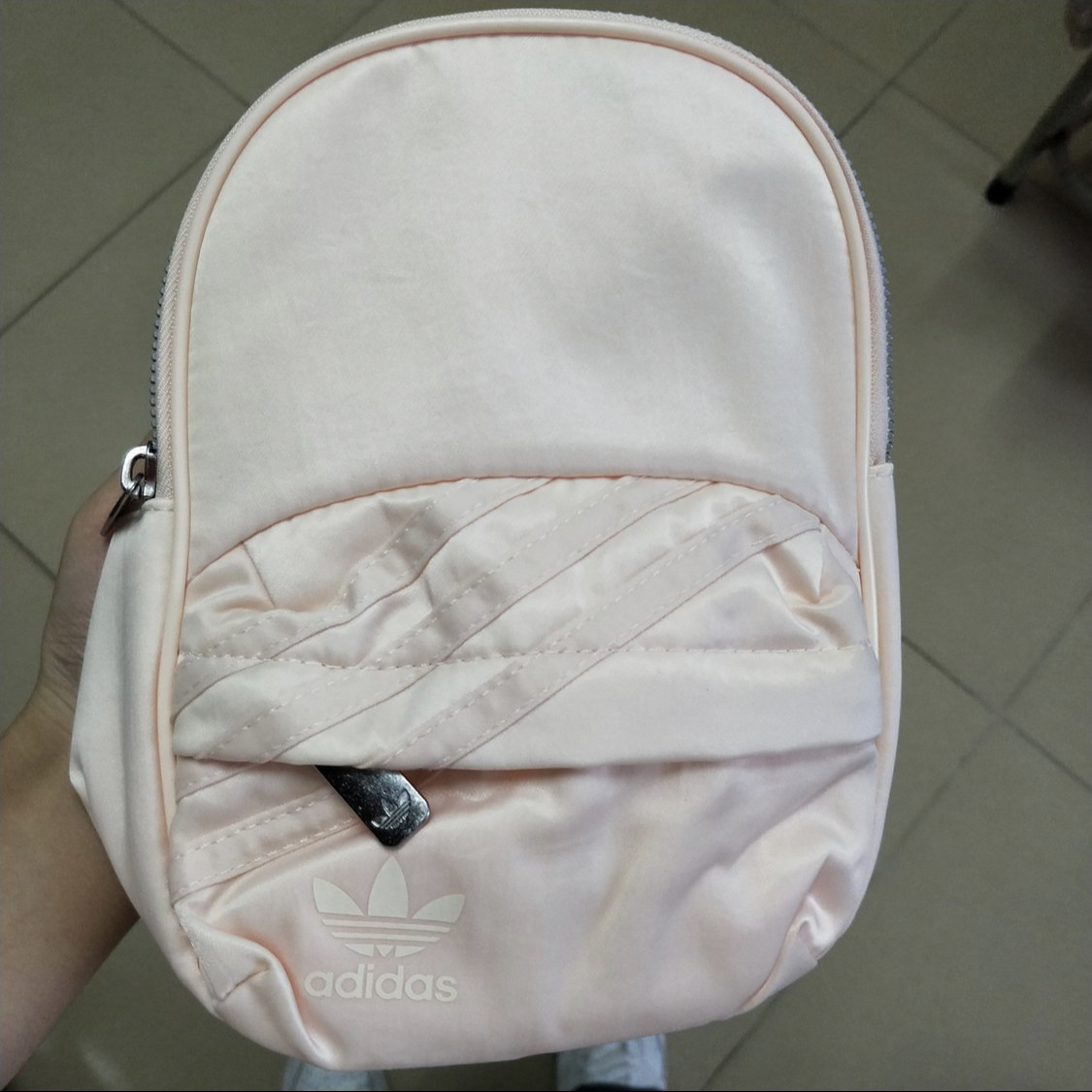 adidas 休闲双肩包分享