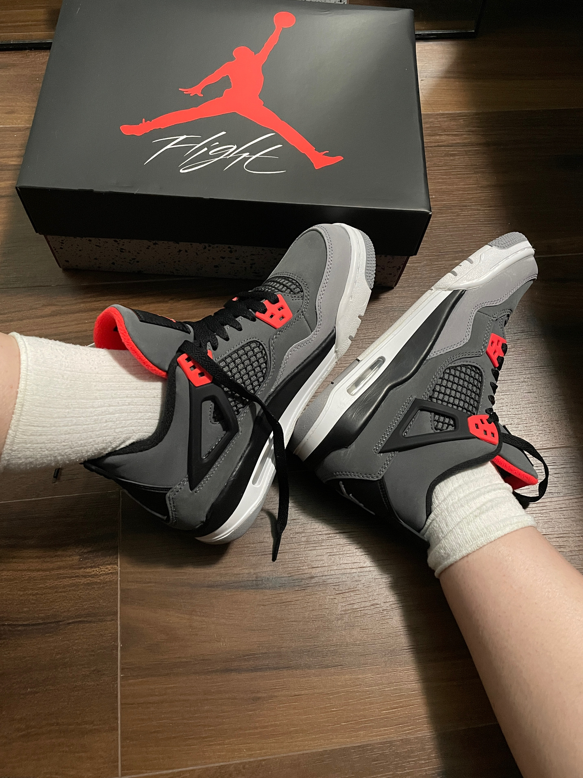 进退两难 高颜值低做工的AJ4红外线你怎么看🥹