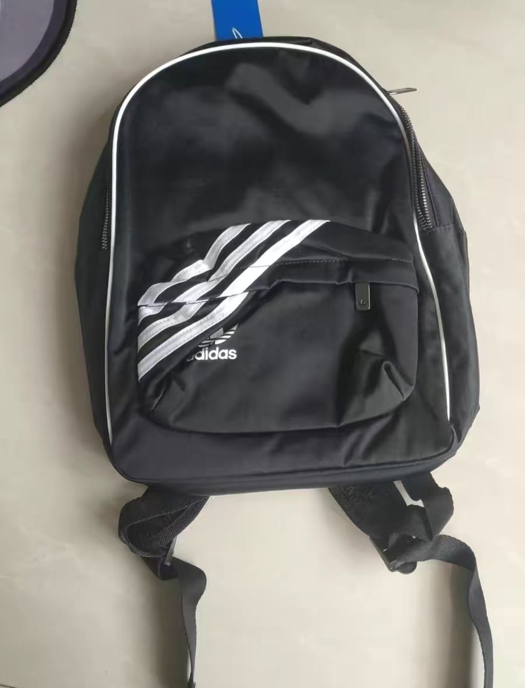 adidas 三叶草 运动休闲小双肩包 分享