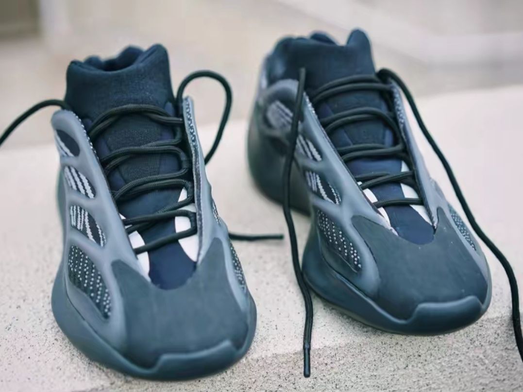 700v3