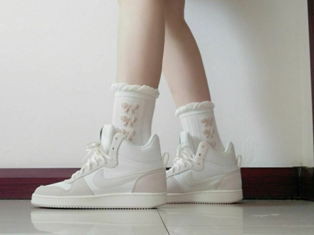 Nike Court Borough 浅红木褐