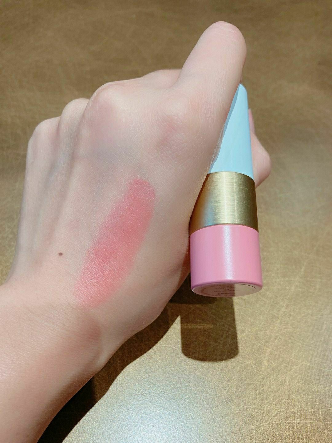 爱马仕49号—润唇膏的颜值天花板