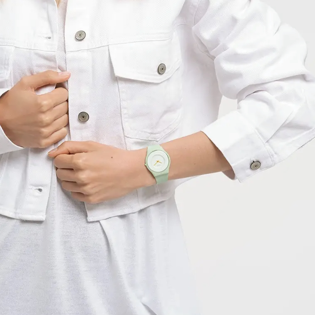 斯沃琪 彩色简约休闲表分享