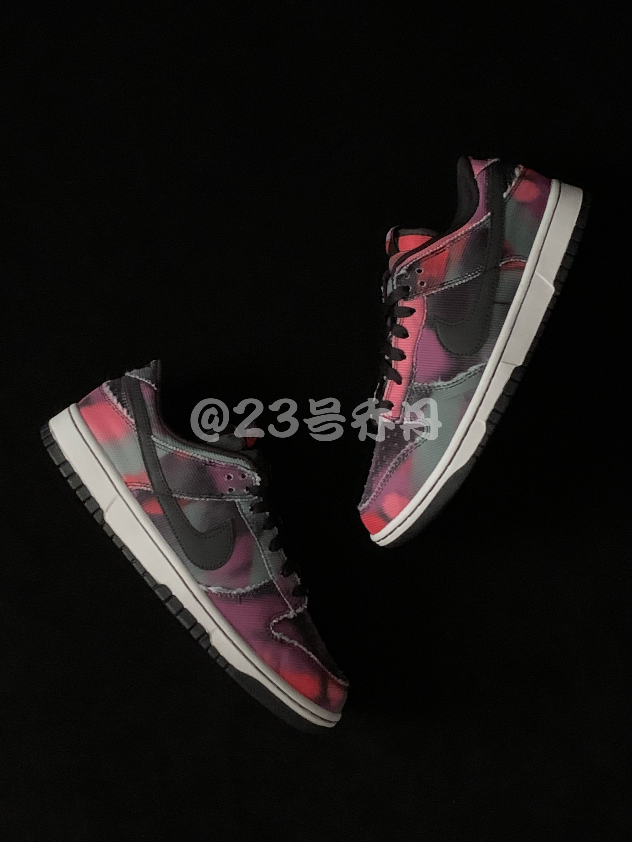 “街头涂鸦”系列第二弹，Dunk Low“Graffiti”黑紫你喜欢😘吗？