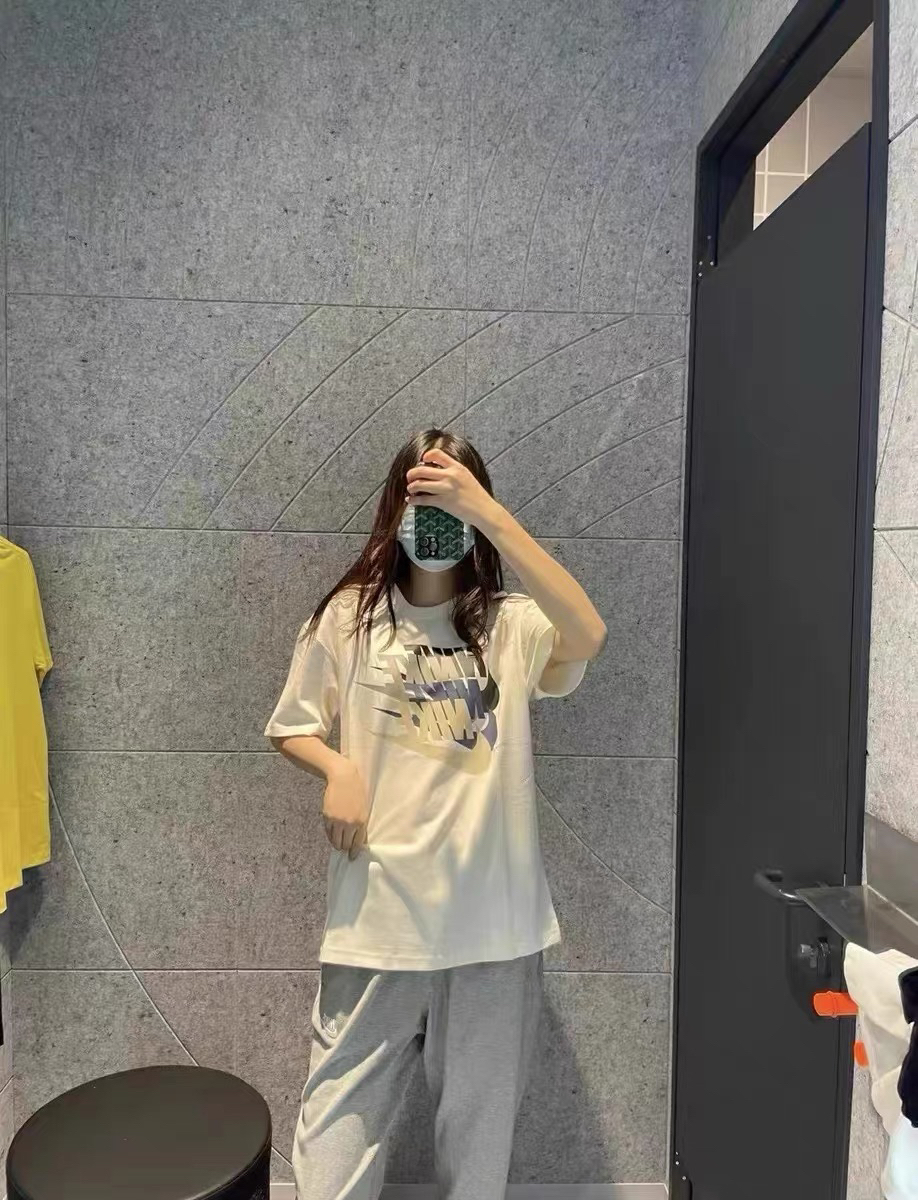 对镜自拍｜简约风look