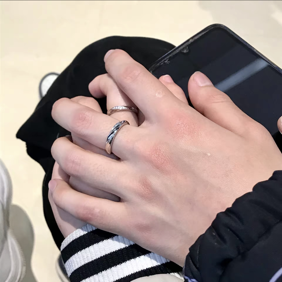 8^_^百元情侣对戒分享|“愿意 与我共渡爱河吗”