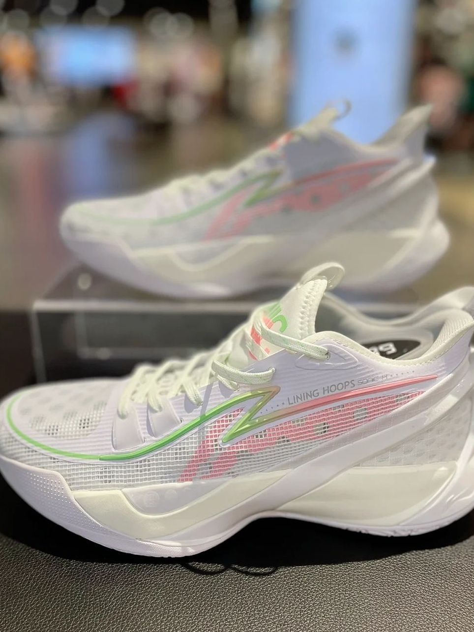 李宁 音速10 V2 ！颜值实战都是很OK