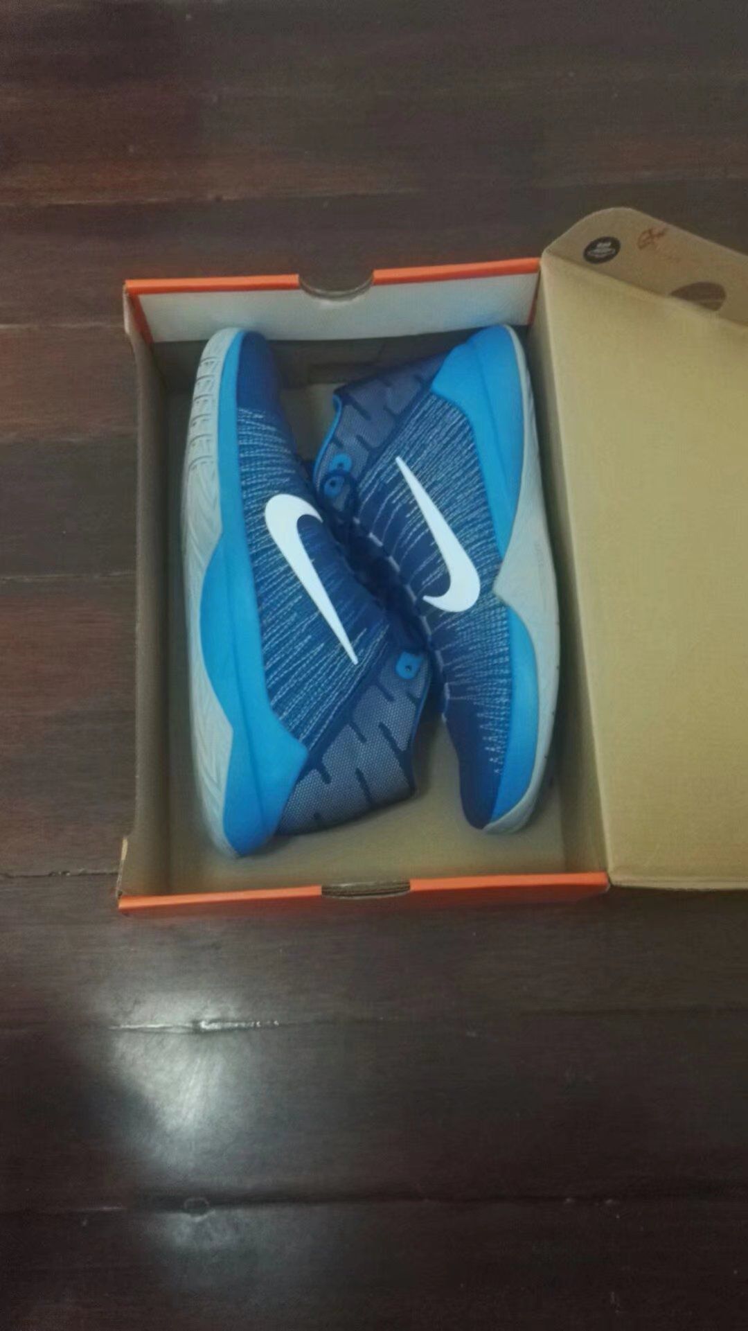 nike篮球鞋